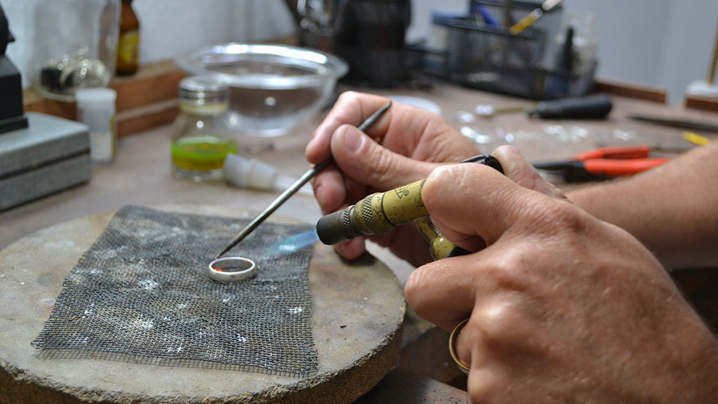 Fabricação de Aliança de Compromisso